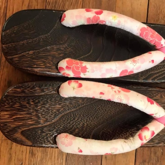 Womens Japanese sandals, sz 7 - Picture 3 of 4